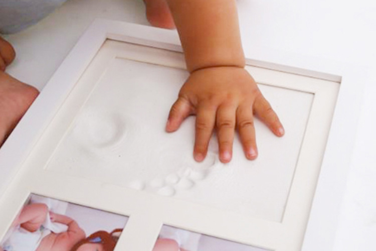 How to DIY baby handprint and footprint?