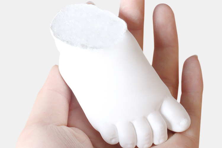 Make 100-Day-Old Baby's Hand Mold Castings